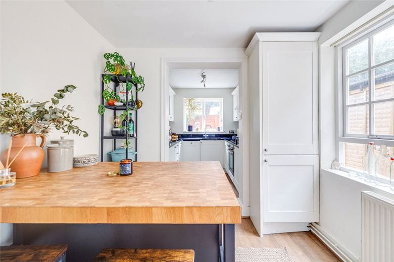 2 bedroom cottage, Thorne Street, London SW13