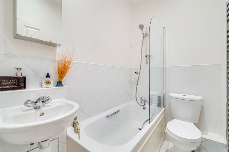 2 bedroom , Petersham Road, Richmond TW10 - Available