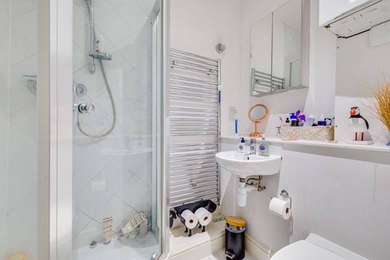 2 bedroom , Petersham Road, Richmond TW10 - Available