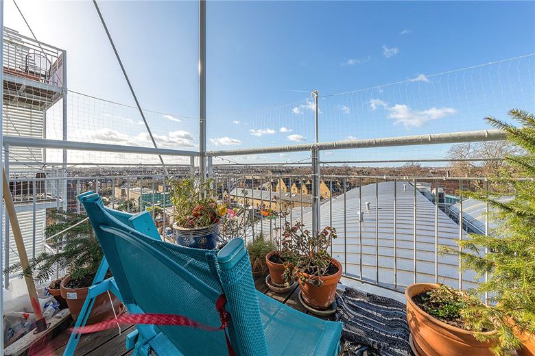 1 bedroom flat, Vineyard Heights, 30 Mortlake High Street SW14