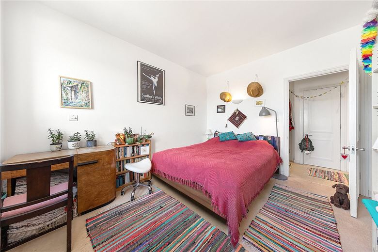 1 bedroom flat, Vineyard Heights, 30 Mortlake High Street SW14