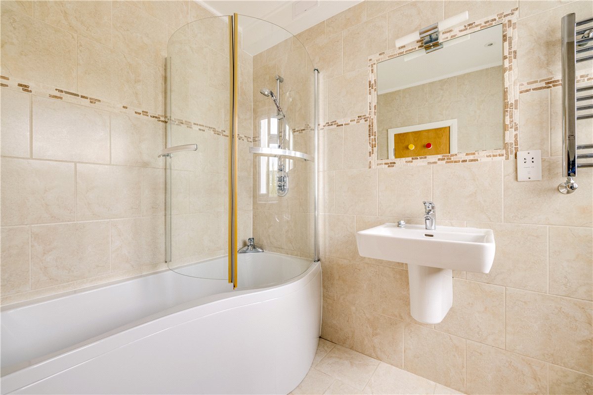 1 bedroom flat, Deodar Road, London SW15 - Let Agreed