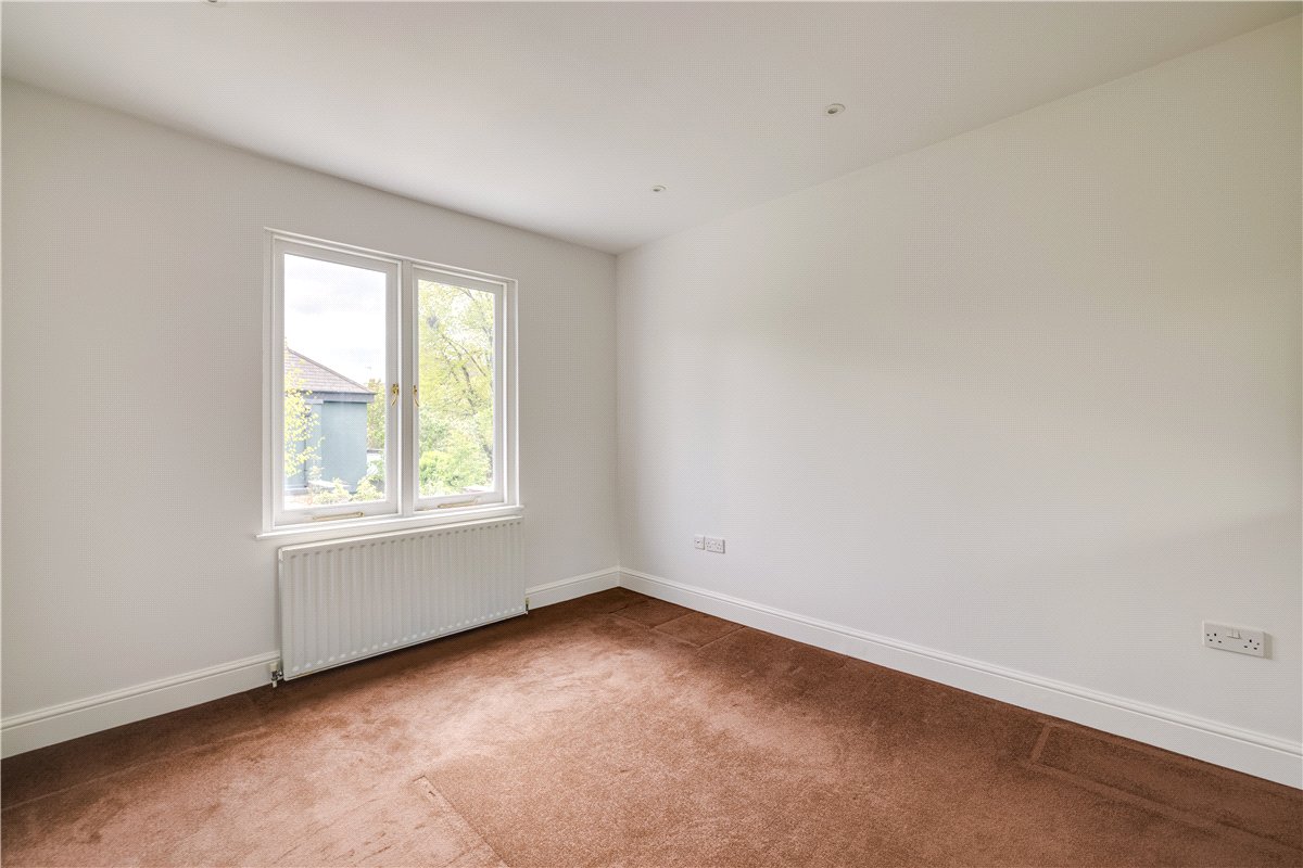 1 bedroom flat, Deodar Road, London SW15 - Let Agreed