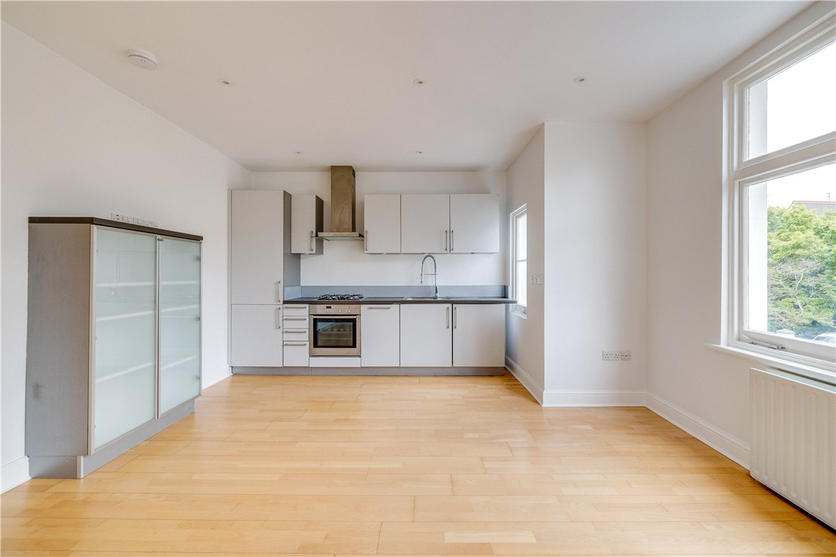 1 bedroom flat, Deodar Road, London SW15 - Let Agreed