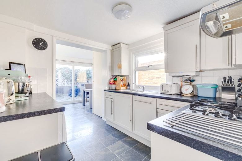 2 bedroom house, Thorne Street, London SW13 - Let Agreed