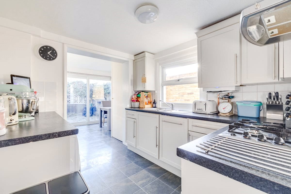 2 bedroom house, Thorne Street, London SW13 - Let Agreed