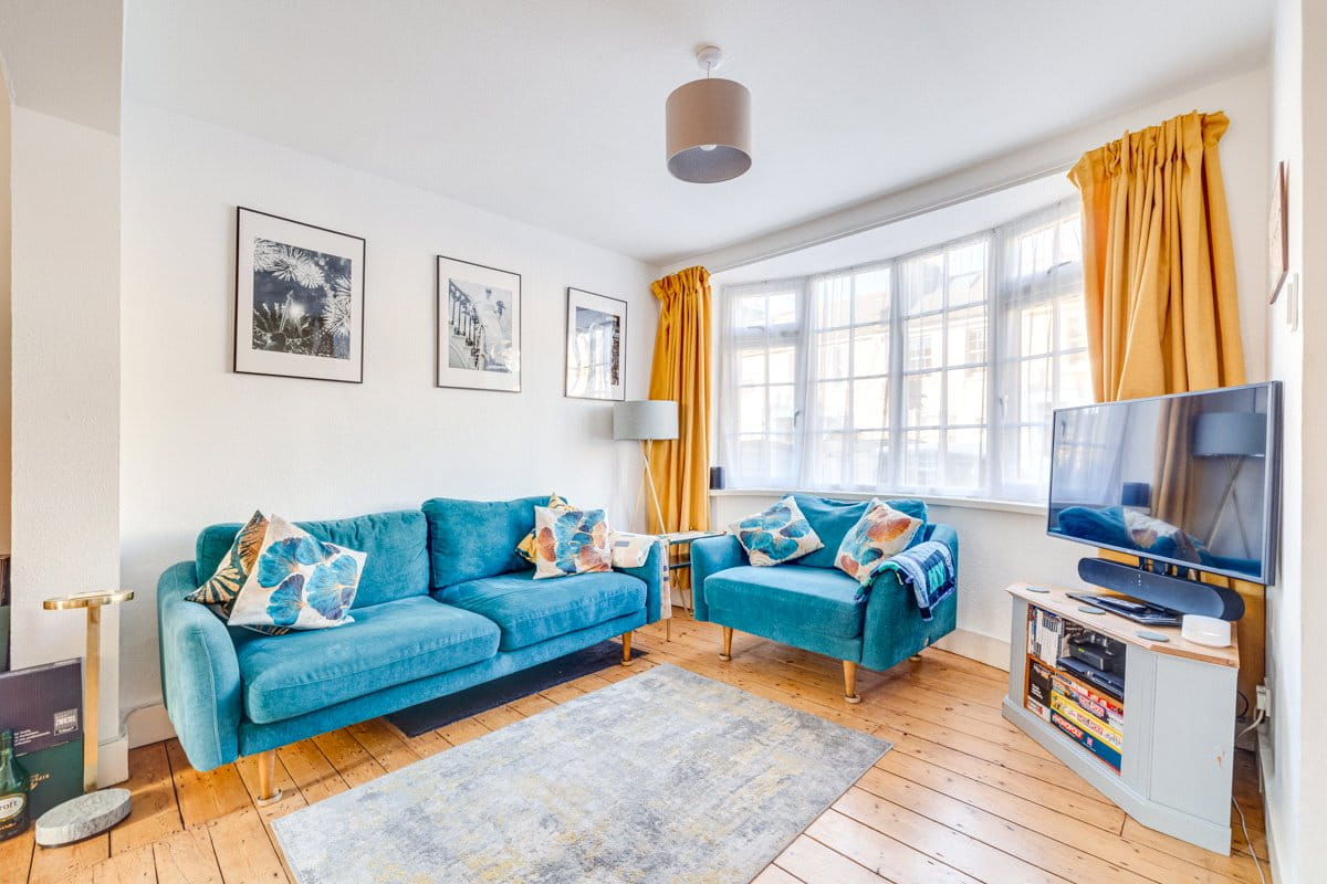 2 bedroom house, Thorne Street, London SW13 - Let Agreed