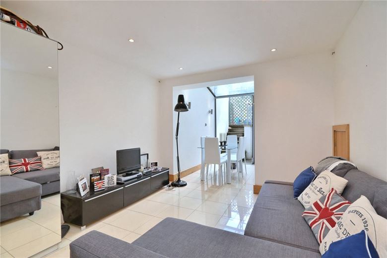 1 bedroom flat, Archway Street, London SW13