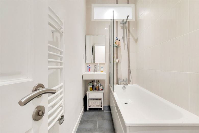 1 bedroom flat, White Hart Lane, London SW13