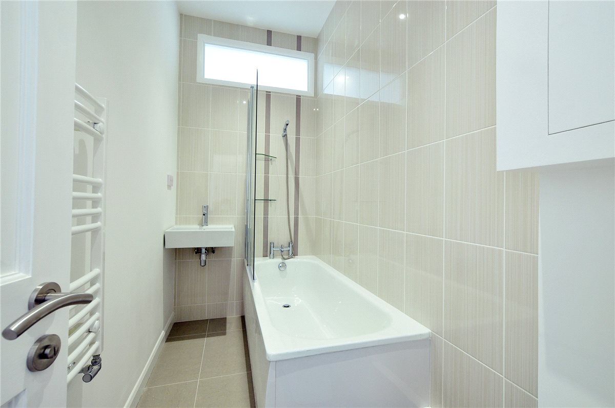 1 bedroom flat, White Hart Lane, London SW13