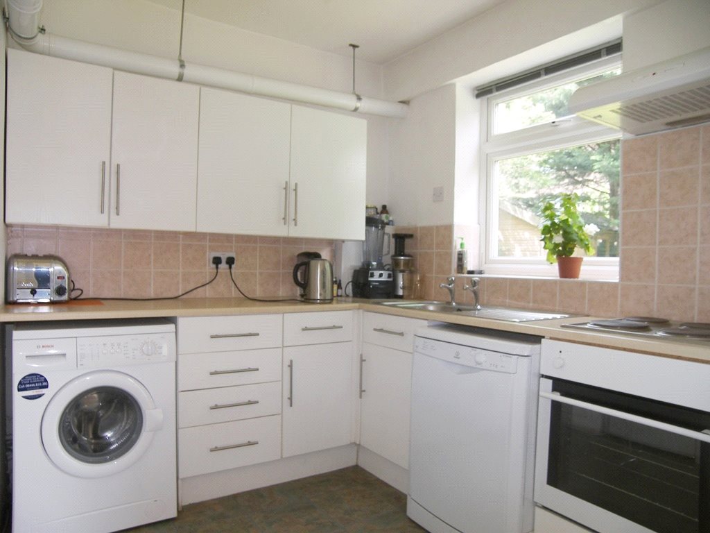 2 bedroom maisonette, Simpson Road, Richmond TW10 - Let Agreed