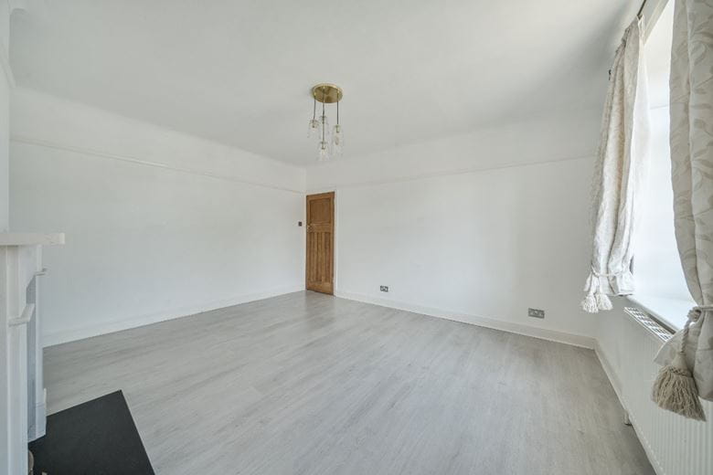 2 bedroom flat, London Road, Kingston upon Thames KT2 - Let Agreed