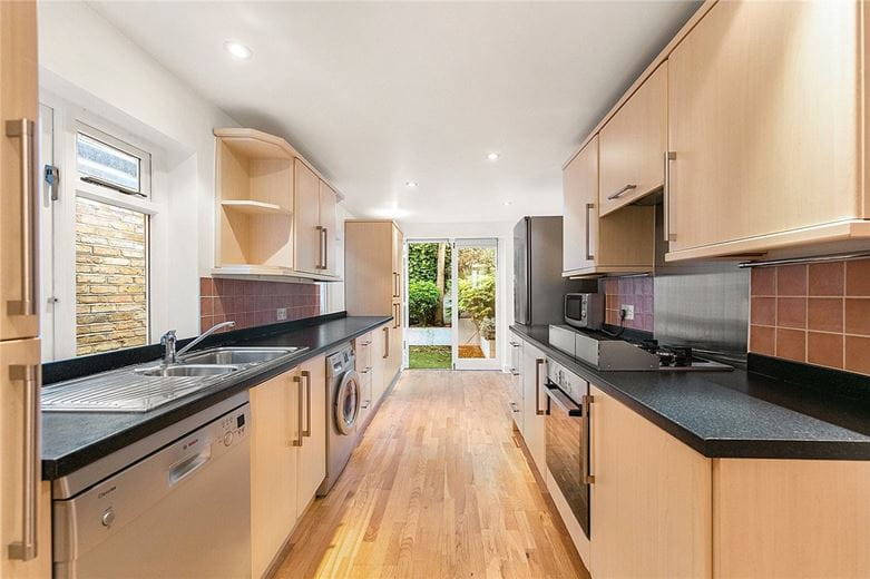 3 bedroom house, Thorne Street, London SW13 - Let Agreed