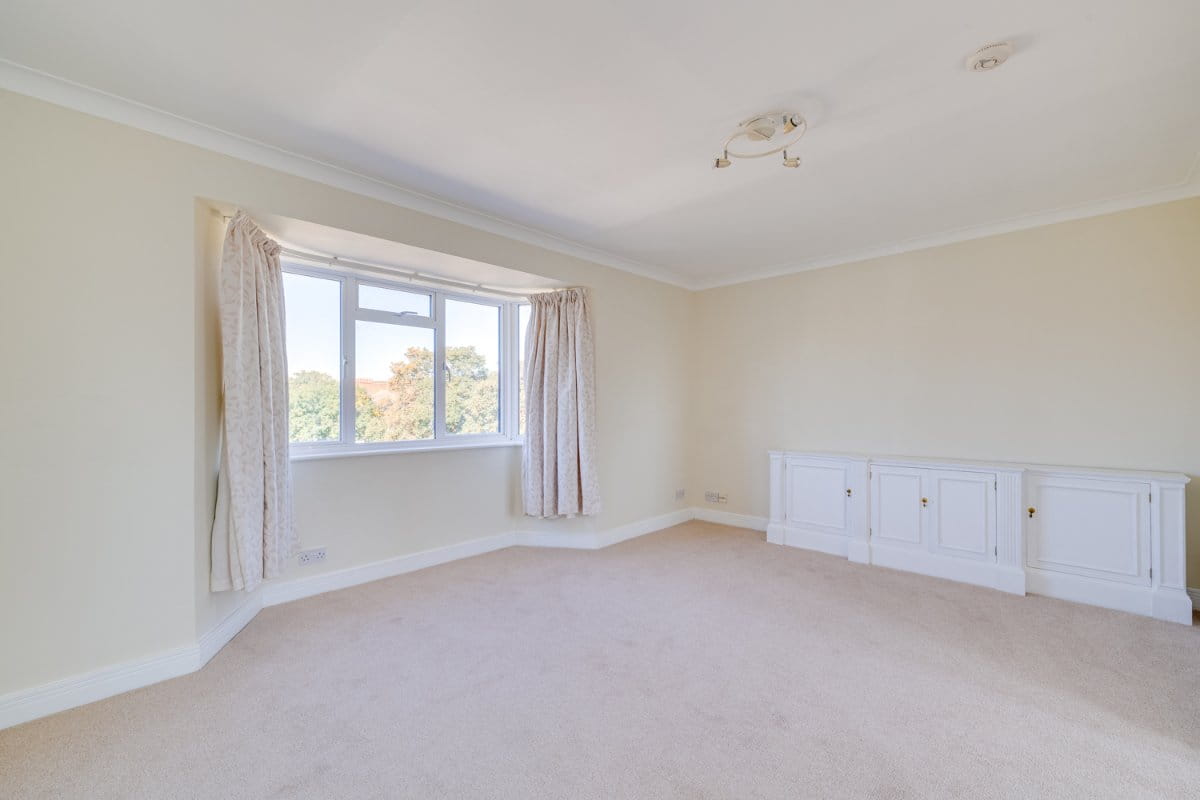 1 bedroom , St. Leonards Road, London SW14 - Let Agreed