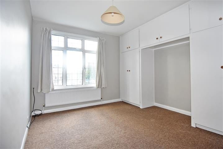 1 bedroom flat, Richmond Road, Kingston upon Thames KT2 - Let Agreed