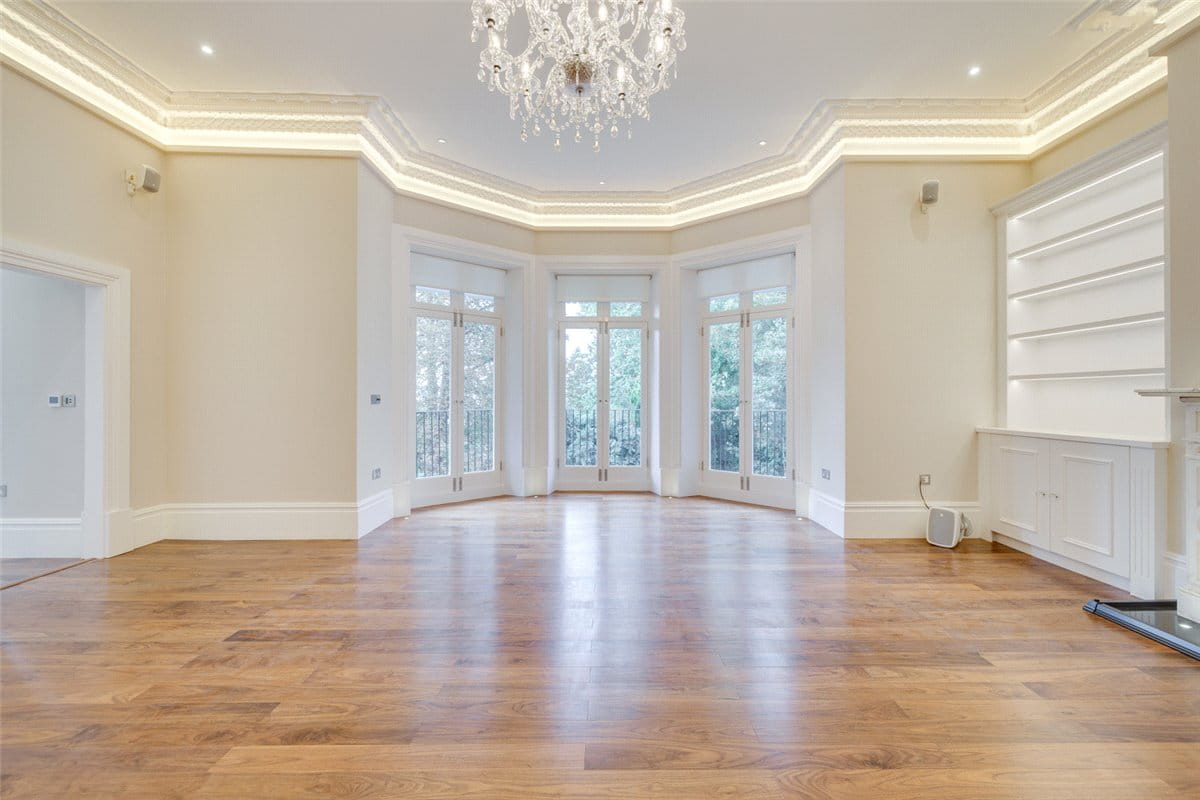 2 bedroom flat, Petersham Road, Richmond TW10 - Let Agreed