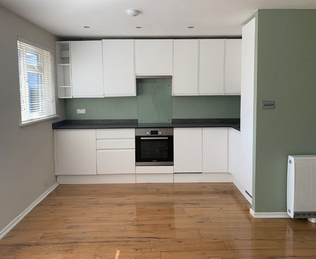 1 bedroom flat, Ashburnham Road, Richmond TW10 - Available