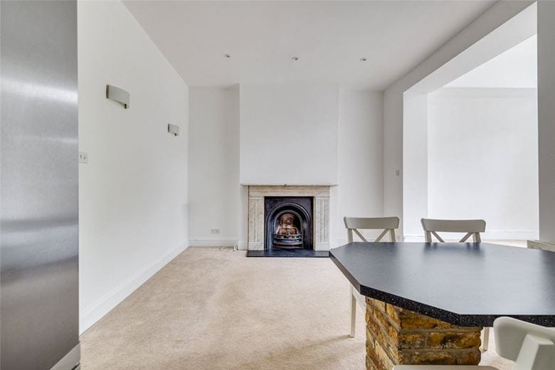 2 bedroom flat, Rosemary Lane, London SW14 - Let Agreed