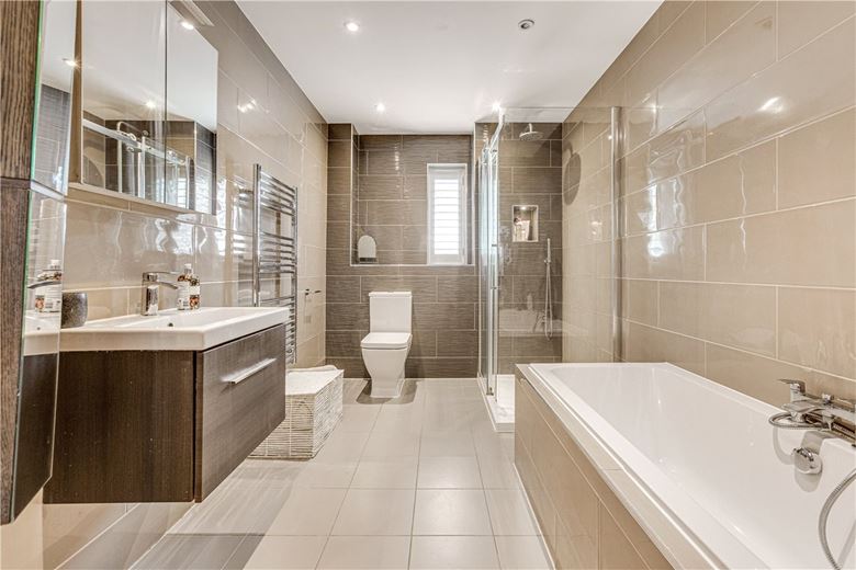 1 bedroom flat, North Worple Way, London SW14 - Let Agreed