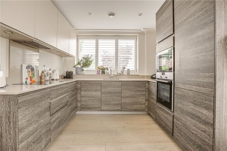 1 bedroom flat, North Worple Way, London SW14 - Let Agreed