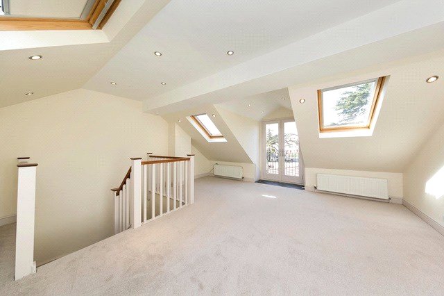 3 bedroom house, Lower Grove Road, Richmond TW10 - Let Agreed