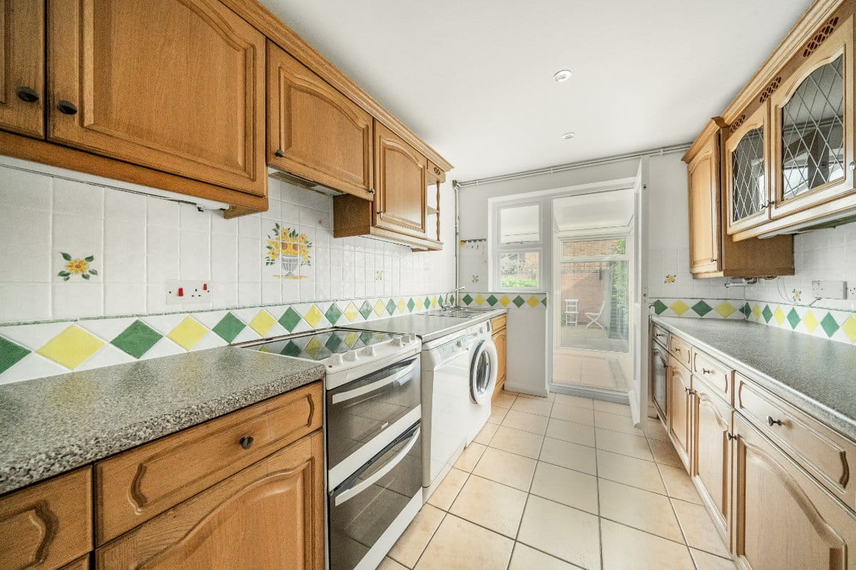 4 bedroom house, Fisherman Close, Richmond TW10 - Available