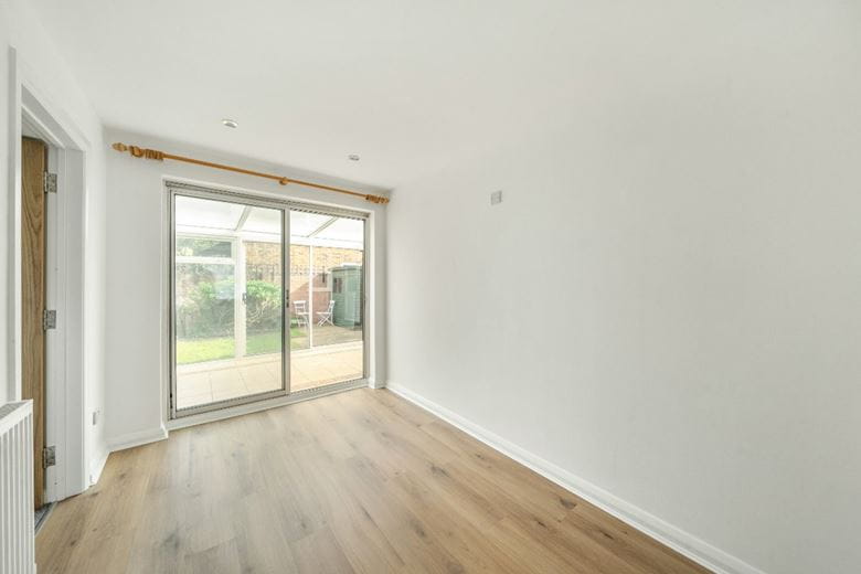 4 bedroom house, Fisherman Close, Richmond TW10 - Let Agreed
