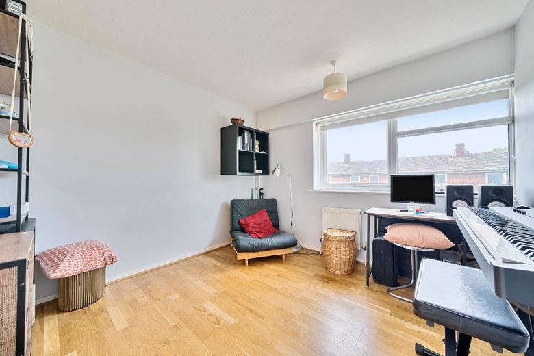 2 bedroom maisonette, Watermill Close, Richmond TW10 - Let Agreed