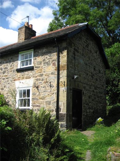  bedroom house, Mount Pleasant, Wrexham Road CH7 - Let Agreed