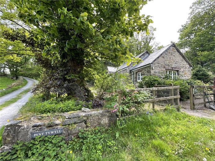  bedroom cottage, Ffordd Llyn Syberi, Eglwysbach LL28 - Let Agreed