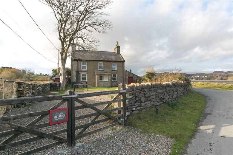  bedroom house, Ynys, Talsarnau LL47 - Available