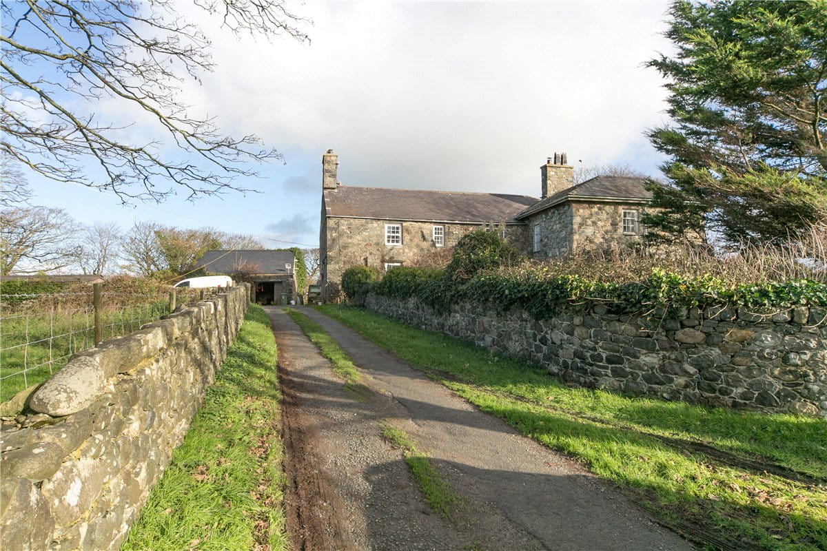 901 acres Country Estate, Caernarfon, Gwynedd LL54 - Available