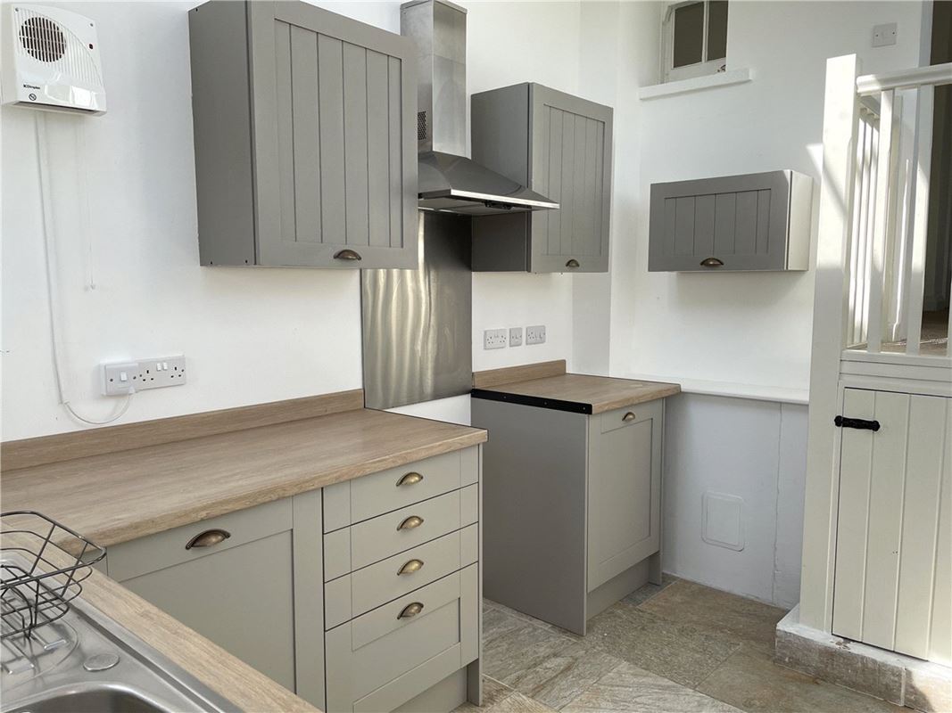 2 bedroom cottage, Eglwysbach, Colwyn Bay LL28 - Available