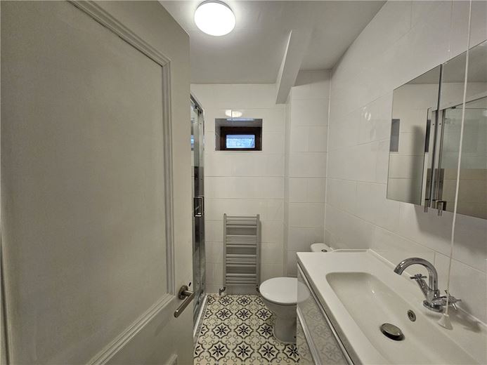 3 bedroom flat, Caxton Court, Grove Street BA2 - Let Agreed