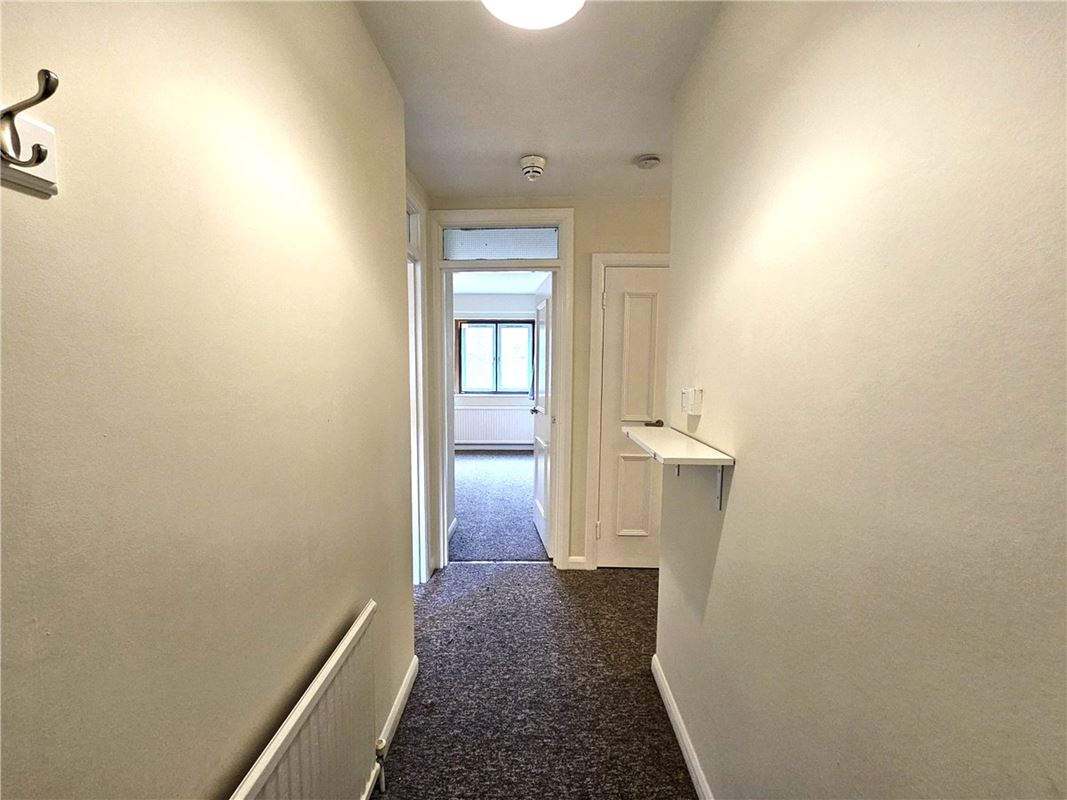 3 bedroom flat, Caxton Court, Grove Street BA2 - Let Agreed
