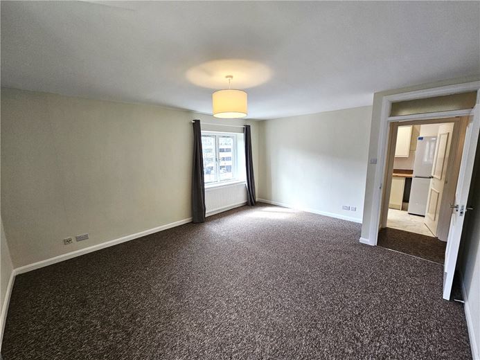 3 bedroom flat, Caxton Court, Grove Street BA2 - Let Agreed