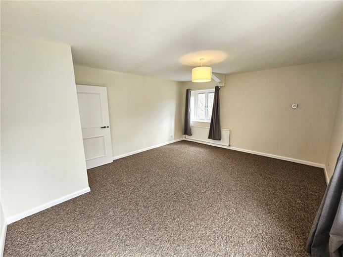3 bedroom flat, Caxton Court, Grove Street BA2 - Let Agreed