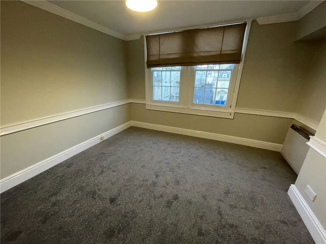 2 bedroom flat, Beauford Square, Bath BA1 - Let Agreed