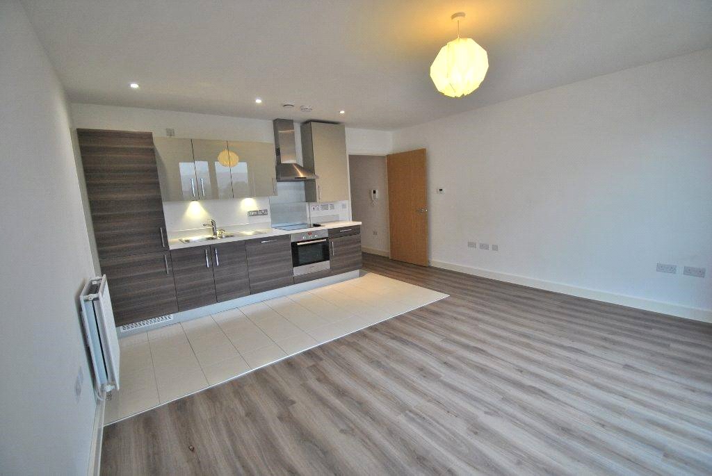 1 bedroom flat, Highgate, Longmead Terrace BA2
