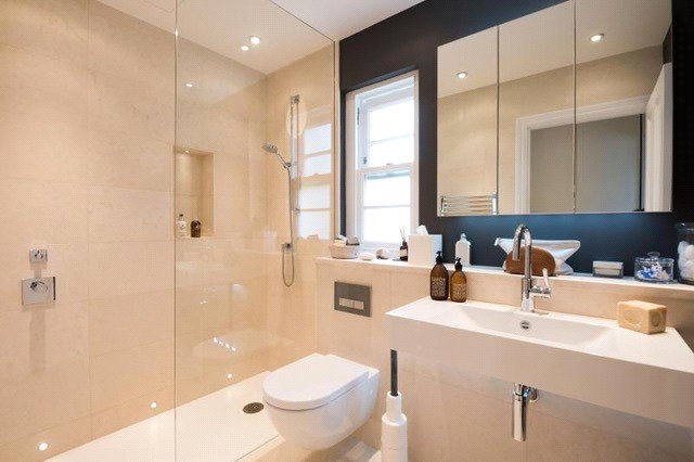 3 bedroom flat, Allenby House South, Lansdown Road BA1