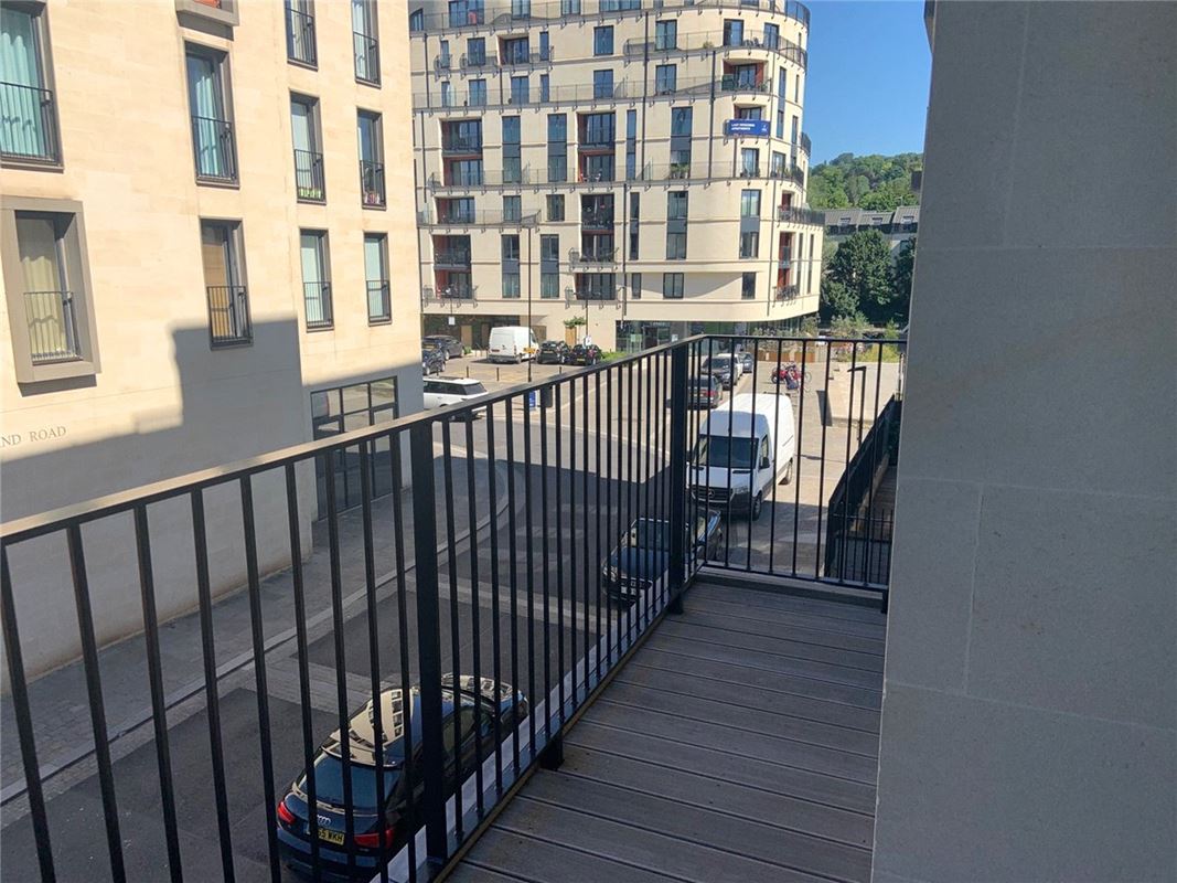 2 bedroom flat, Midland Road, Bath BA2