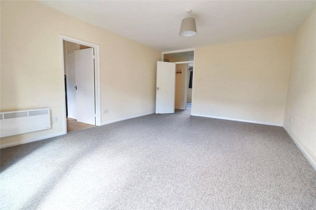 2 bedroom flat, High Street, Weston BA1 - Let Agreed