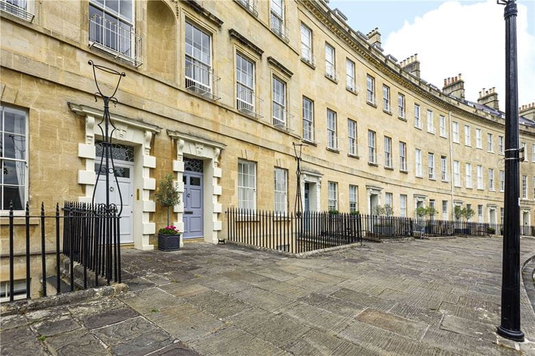 3 bedroom maisonette, Somerset Place, Bath BA1 - Available