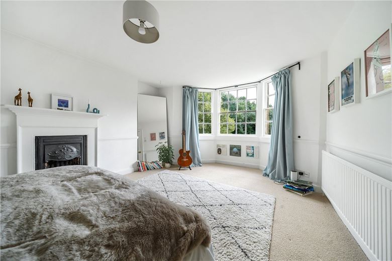 5 bedroom house, Middlehill, Box SN13 - Available