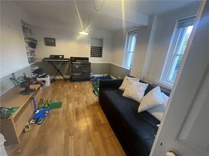 2 bedroom flat, Church Road, Combe Down BA2 - Available