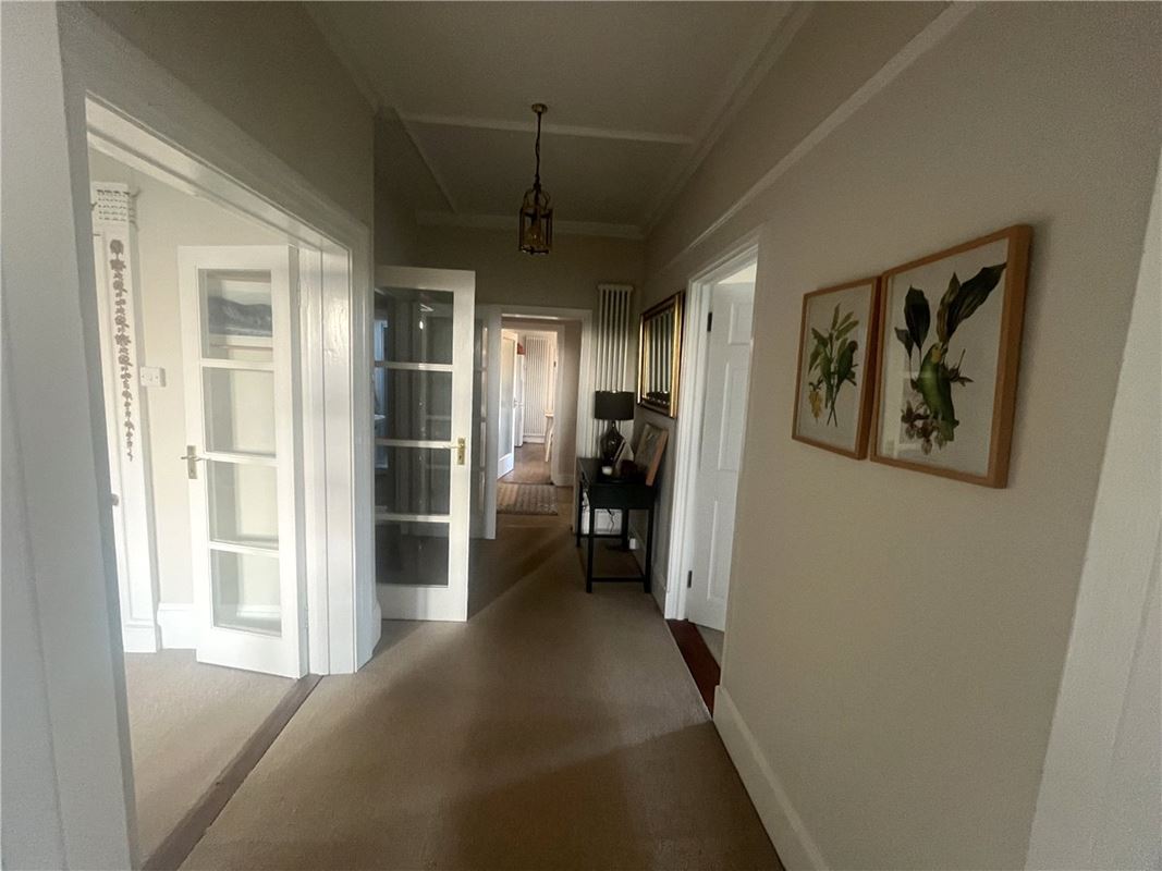 2 bedroom flat, Church Road, Combe Down BA2 - Available