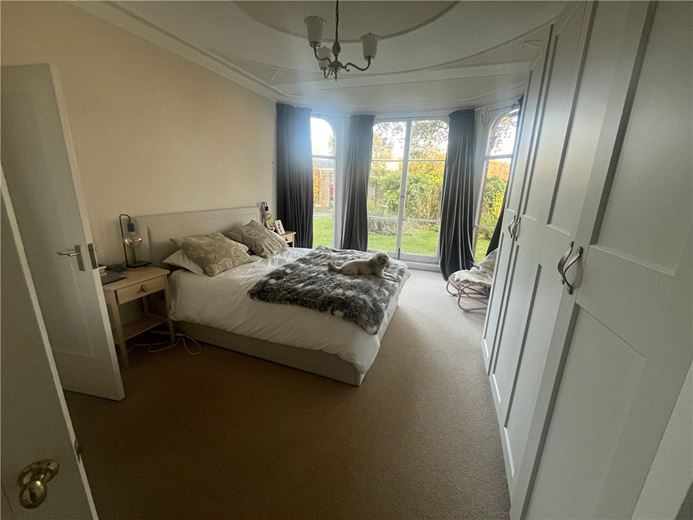 2 bedroom flat, Church Road, Combe Down BA2 - Available