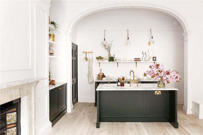 2 bedroom flat, Henrietta Street, Bath BA2