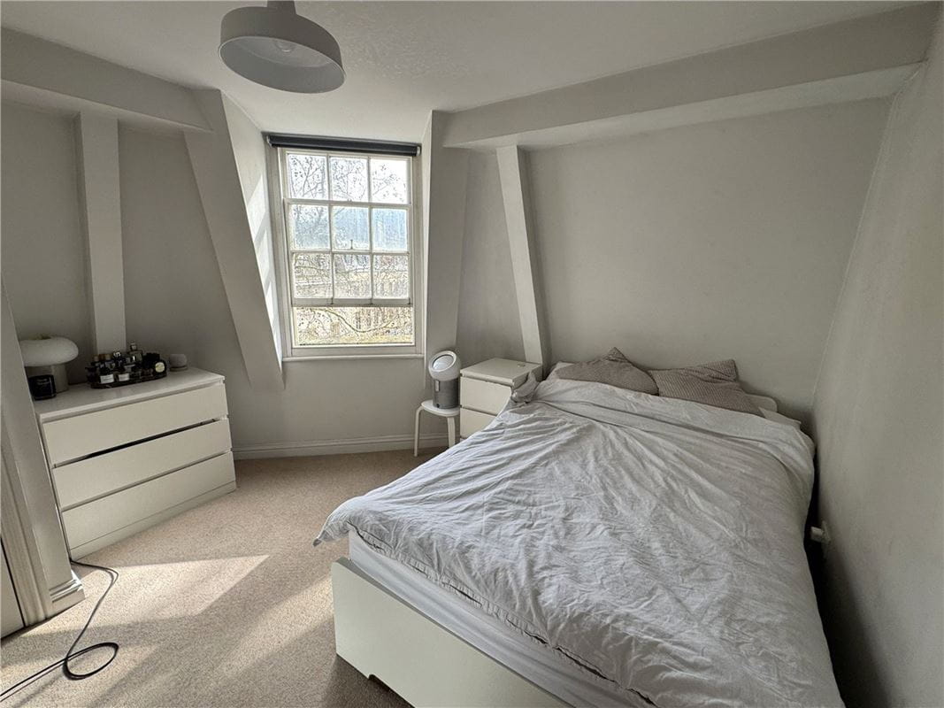 1 bedroom flat, Monmouth Street, Bath BA1