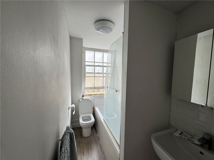 1 bedroom flat, Monmouth Street, Bath BA1